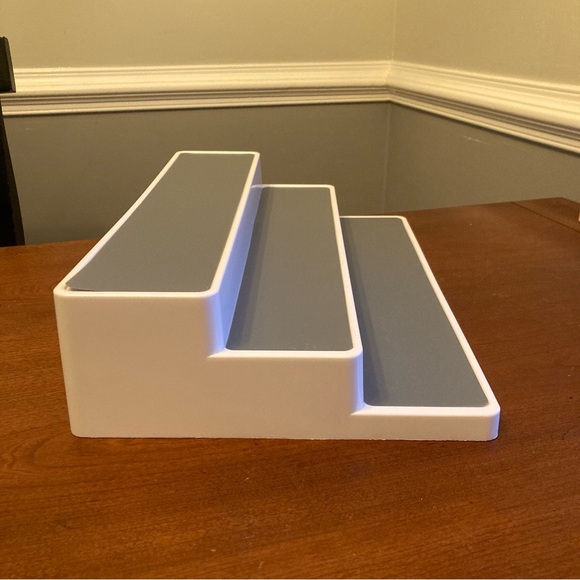 4/$10 - 3-Tier Plastic Spice Rack - Picture 3 of 6